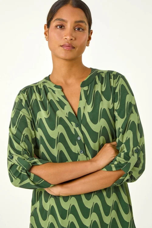 Roman Green Geometric Print Stretch Blouse - Size 20 Image 4