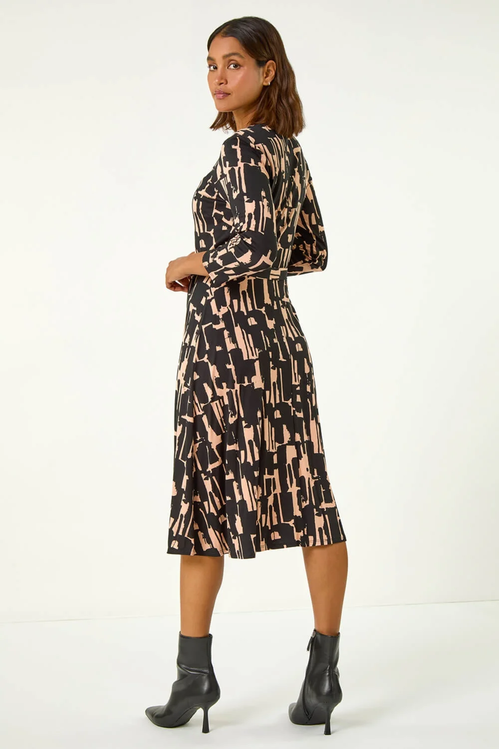 Roman Black Stretch Abstract Belted Dress - 22 Image 3