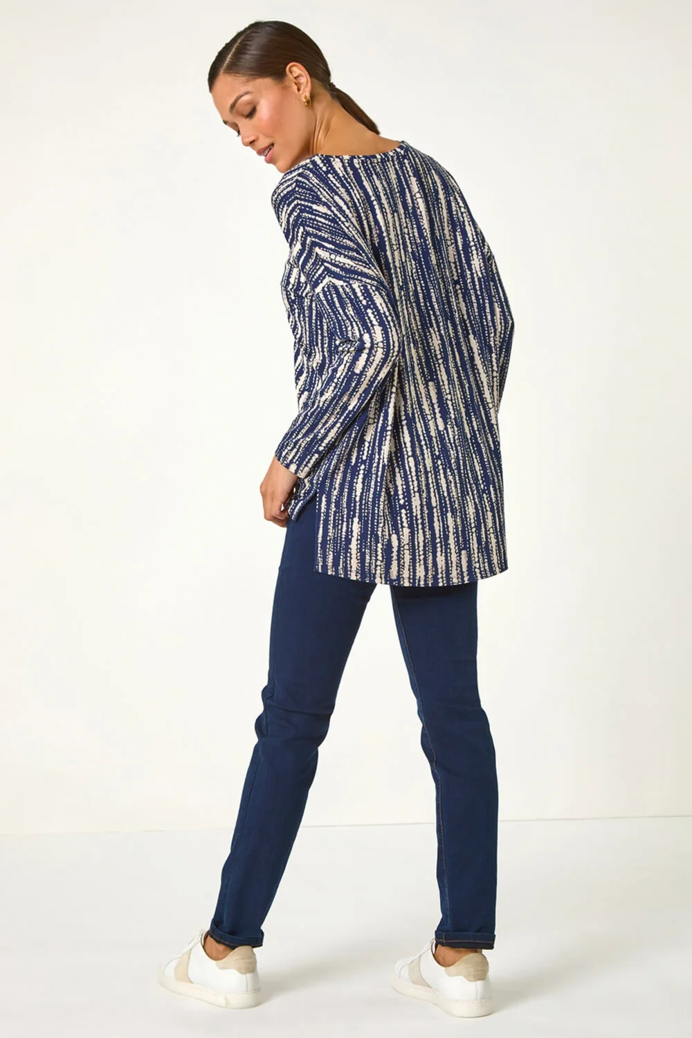 Roman Navy Abstract Print V-Neck Tunic Stretch Top - Size 18 Image 3