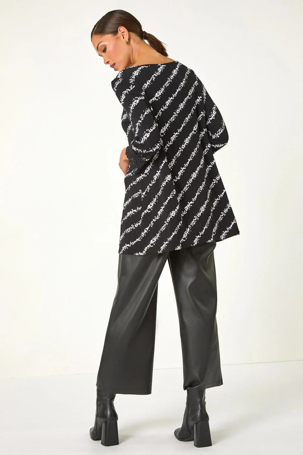 Roman Black Spot Stripe Lace Trim Stretch Top - Size 24 Image 3