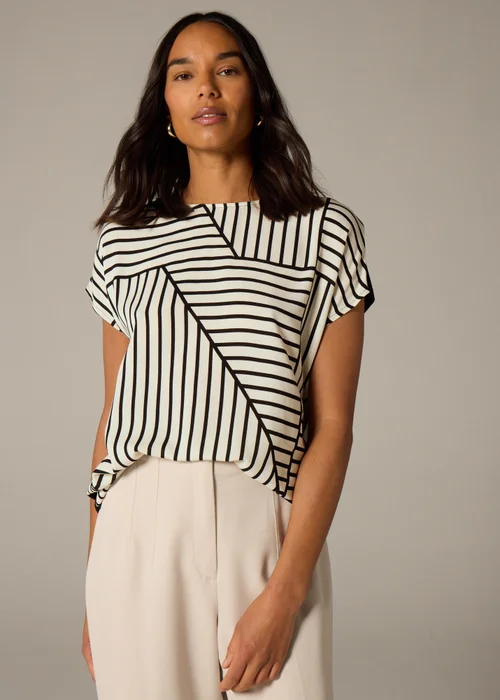 Et Vous Geo Stripe Front Jersey Back T-Shirt - 8 Image 1
