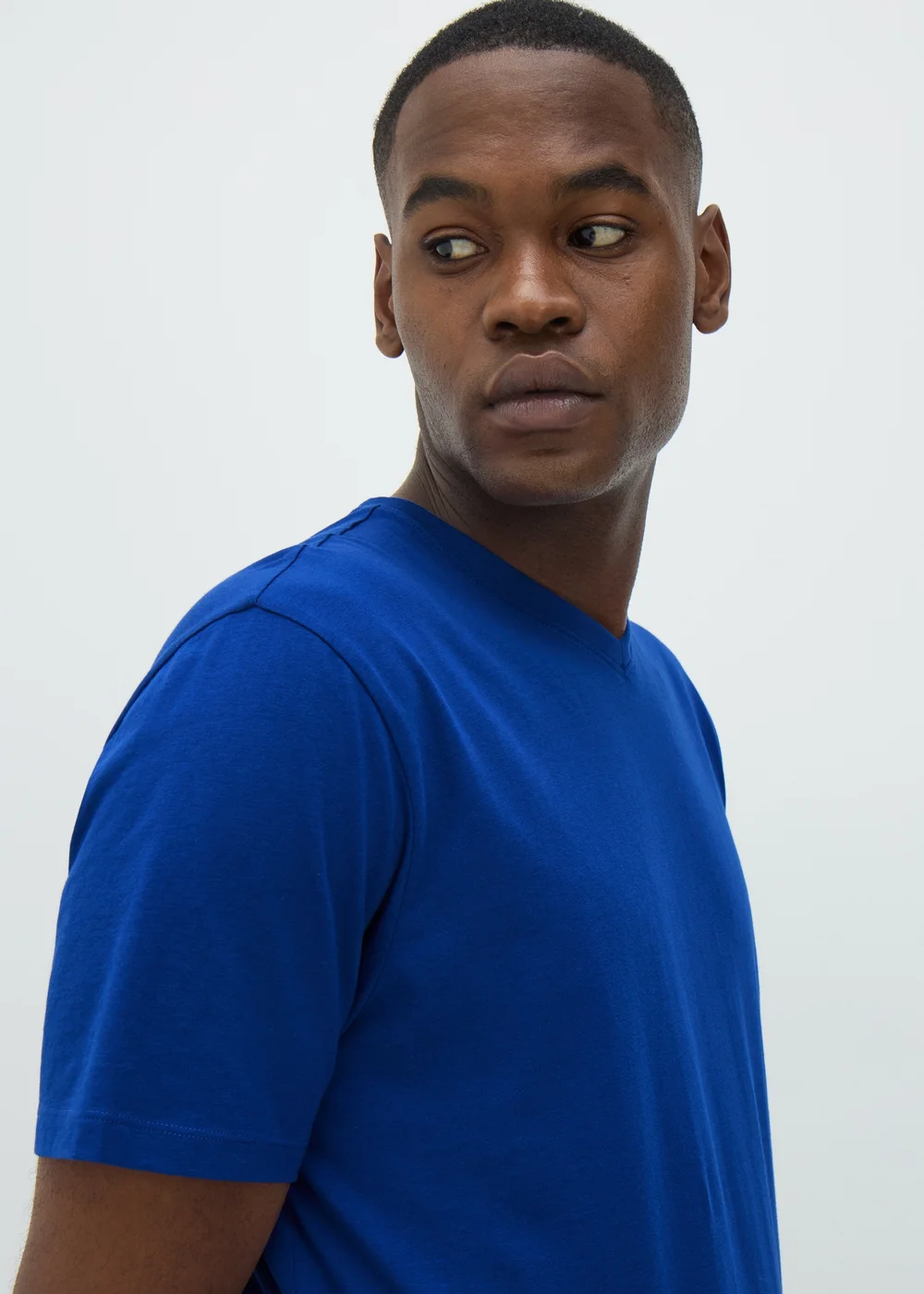 Cobalt Essential V-Neck T-Shirt - S Image 3
