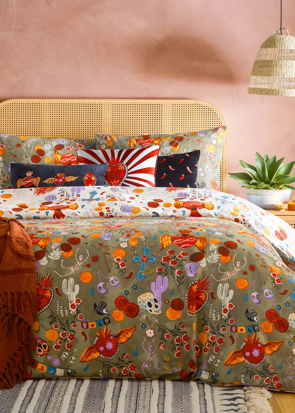 furn. La Vida Festive Reversible Duvet Cover Set - Single Image 1