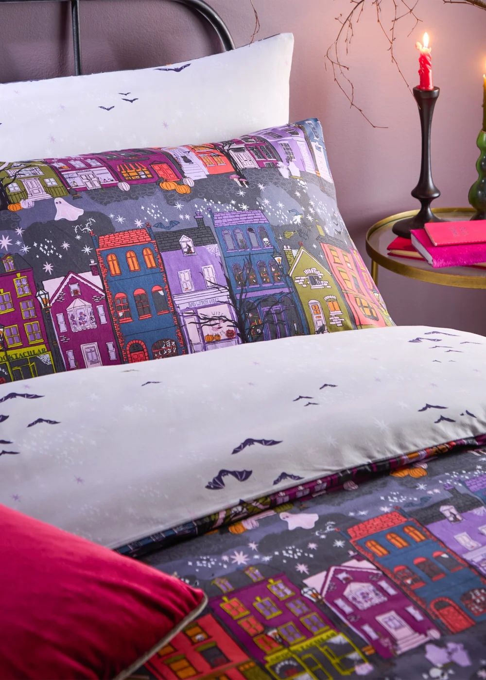furn. Creepy Town Reversible Duvet Cover Set - Single Image 2