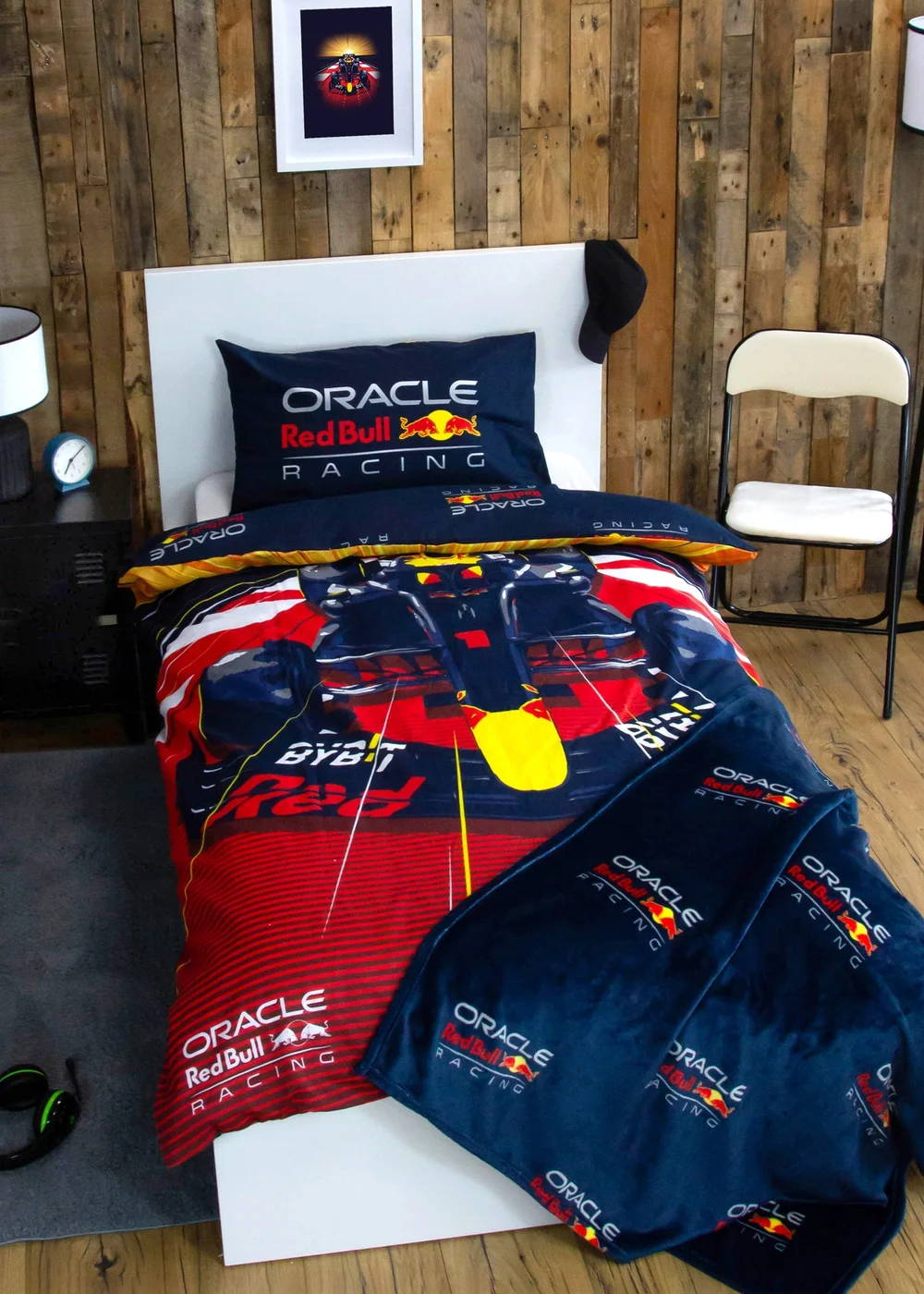 Red Bull Formula 1 Polycotton Reversible Duvet Cover Set - Single Image 1