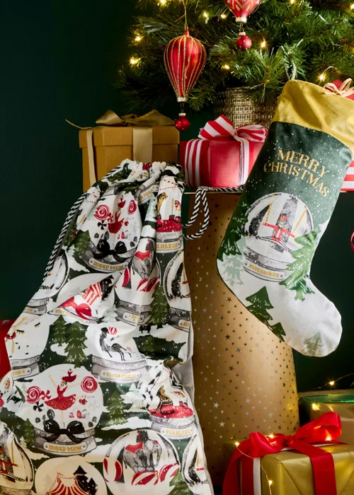 furn. Showtime Velvet Christmas Stocking - One Size Image 4