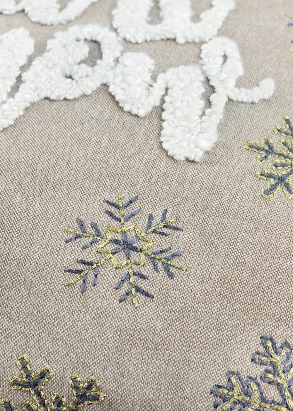Paoletti Winter Let It Snow Filled Cushion (45cm x 45cm) - One Size Image 4