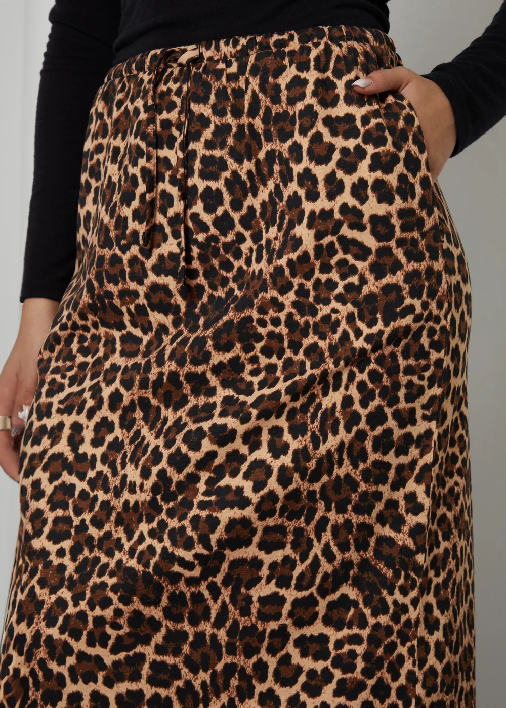 Threadbare Brown Midori Leopard Print Cotton Jersey Midi Skirt with Pockets - Size 8 Image 5