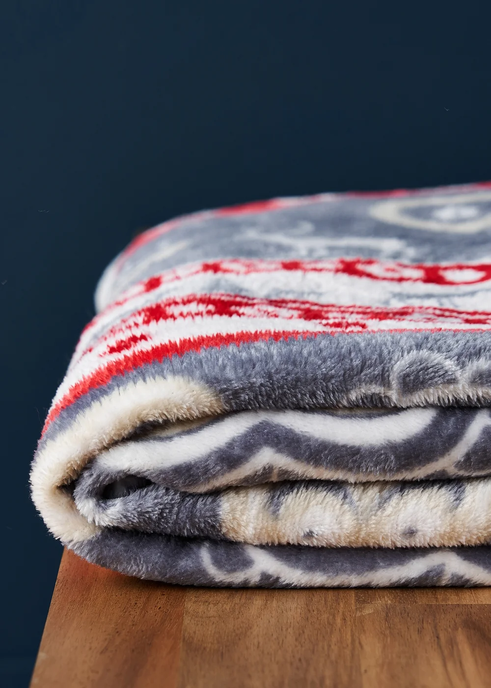 BHS Red Christmas Winter Snow Throw - One Size Image 3