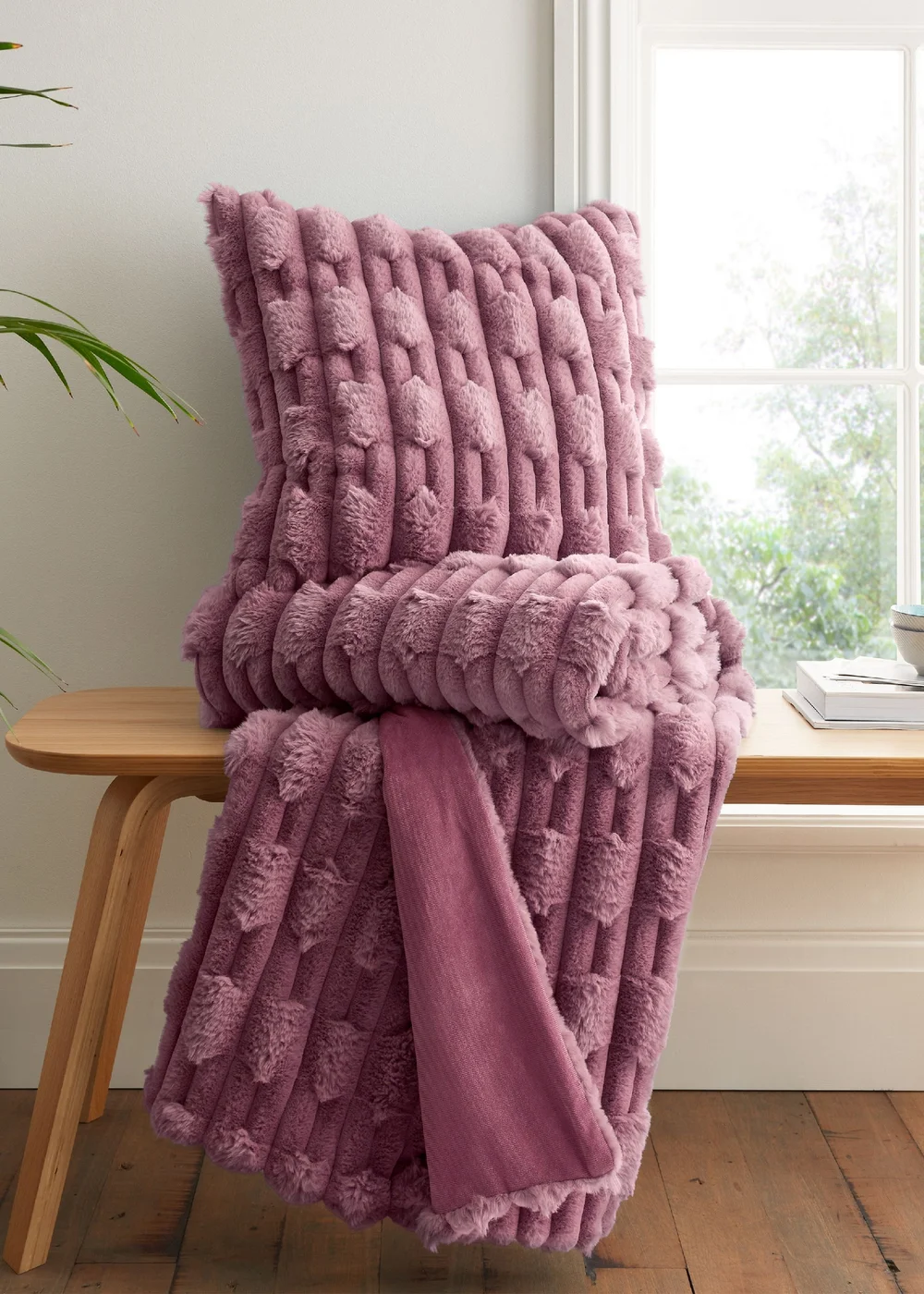 Bianca Fine Linens So Soft Carved Faux Fur Blanket Throw (150x200 cm) - One Size Image 2