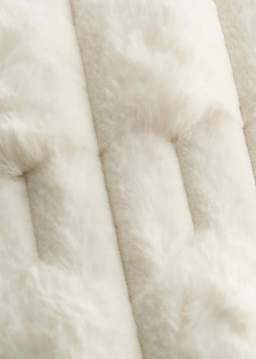 Bianca Fine Linens So Soft Carved Faux Fur Blanket Throw (150x200 cm) - One Size Image 3