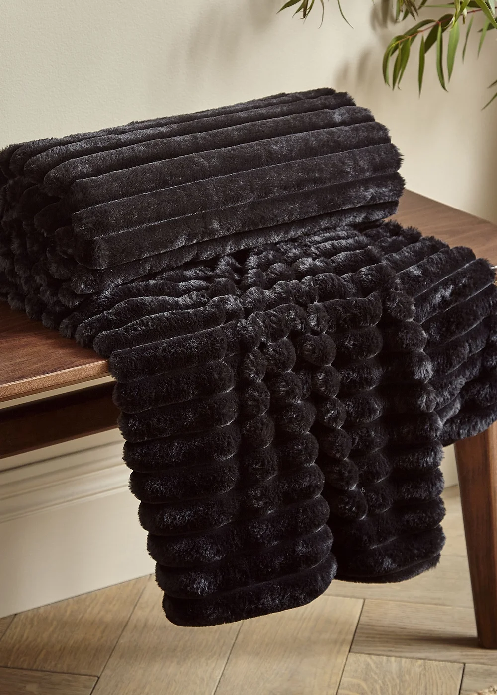 Catherine Lansfield Cosy Ribbed Faux Fur Soft Blanket Throw (130x170 cm) - One Size Image 1