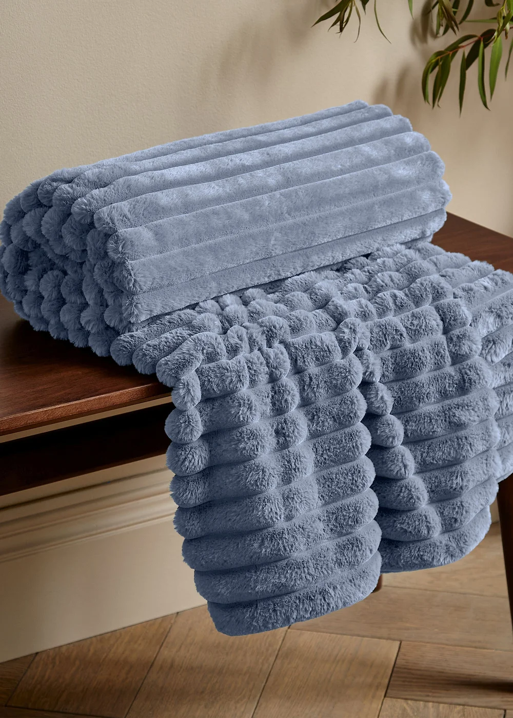 Catherine Lansfield Cosy Ribbed Faux Fur Soft Blanket Throw (130x170 cm) - One Size Image 1