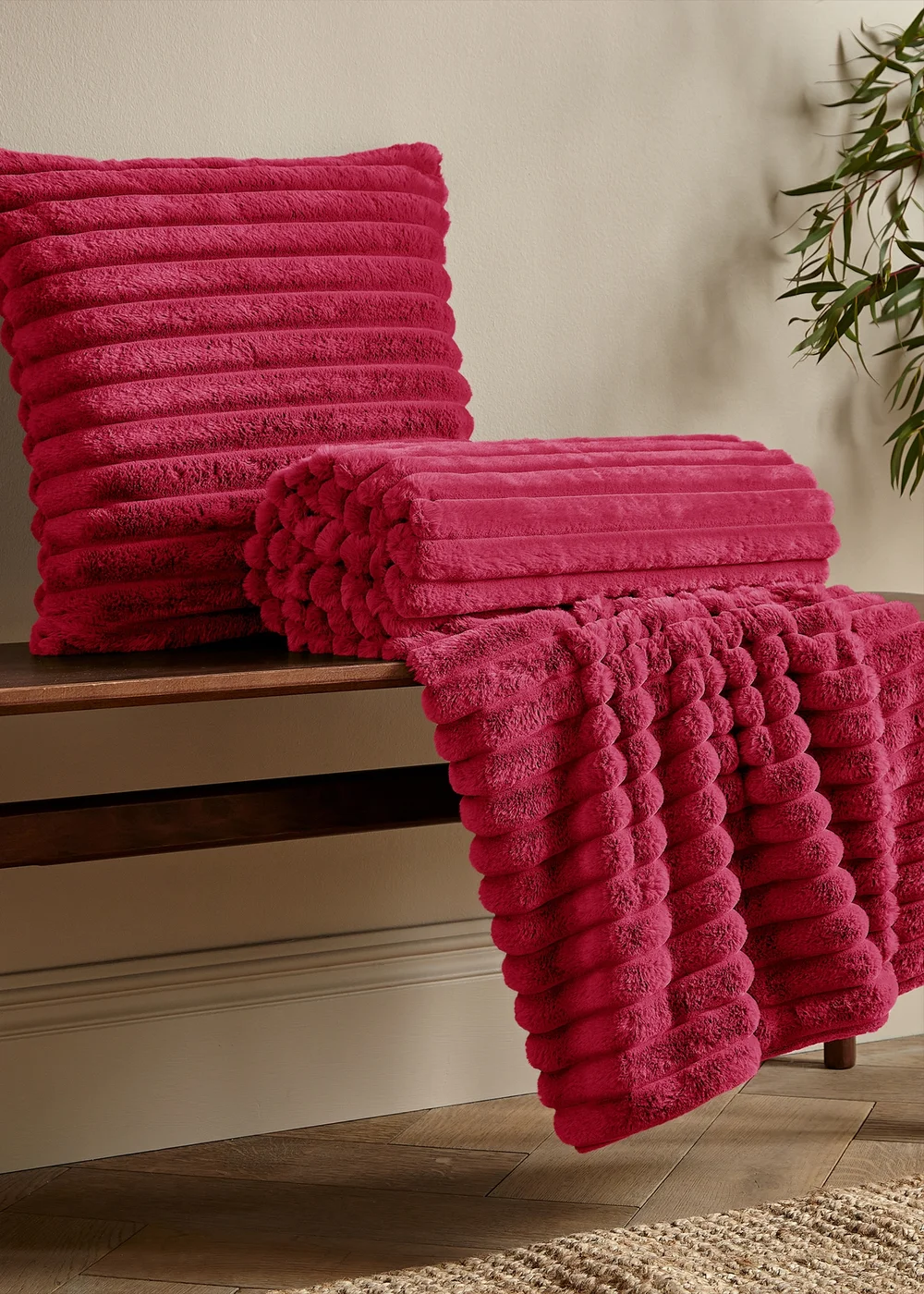 Catherine Lansfield Cosy Ribbed Faux Fur Soft Blanket Throw (130x170 cm) - One Size Image 3