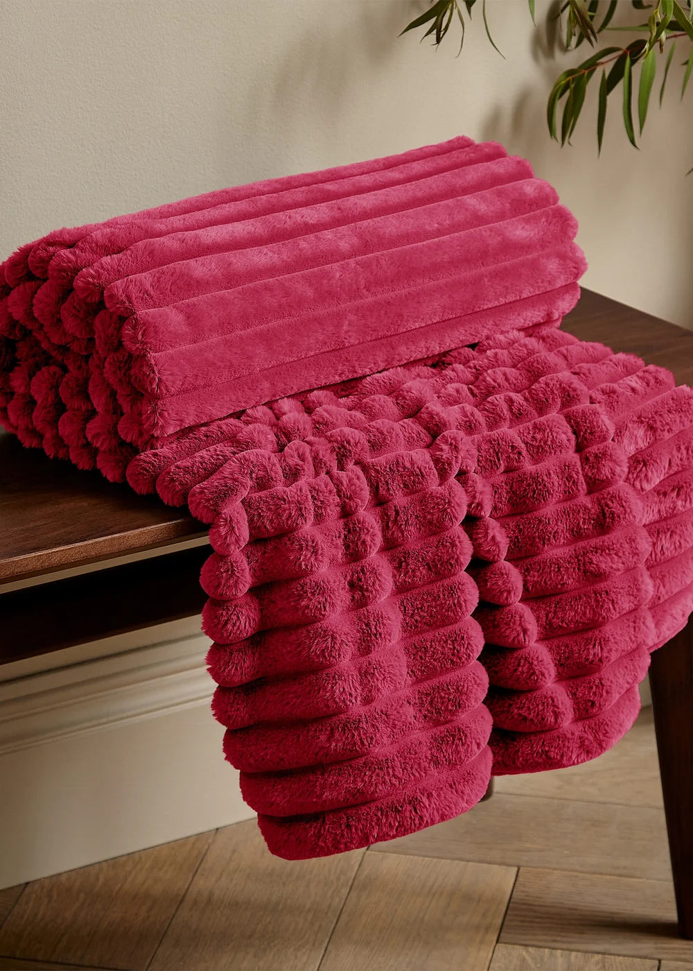 Catherine Lansfield Cosy Ribbed Faux Fur Soft Blanket Throw (130x170 cm) - One Size Image 1