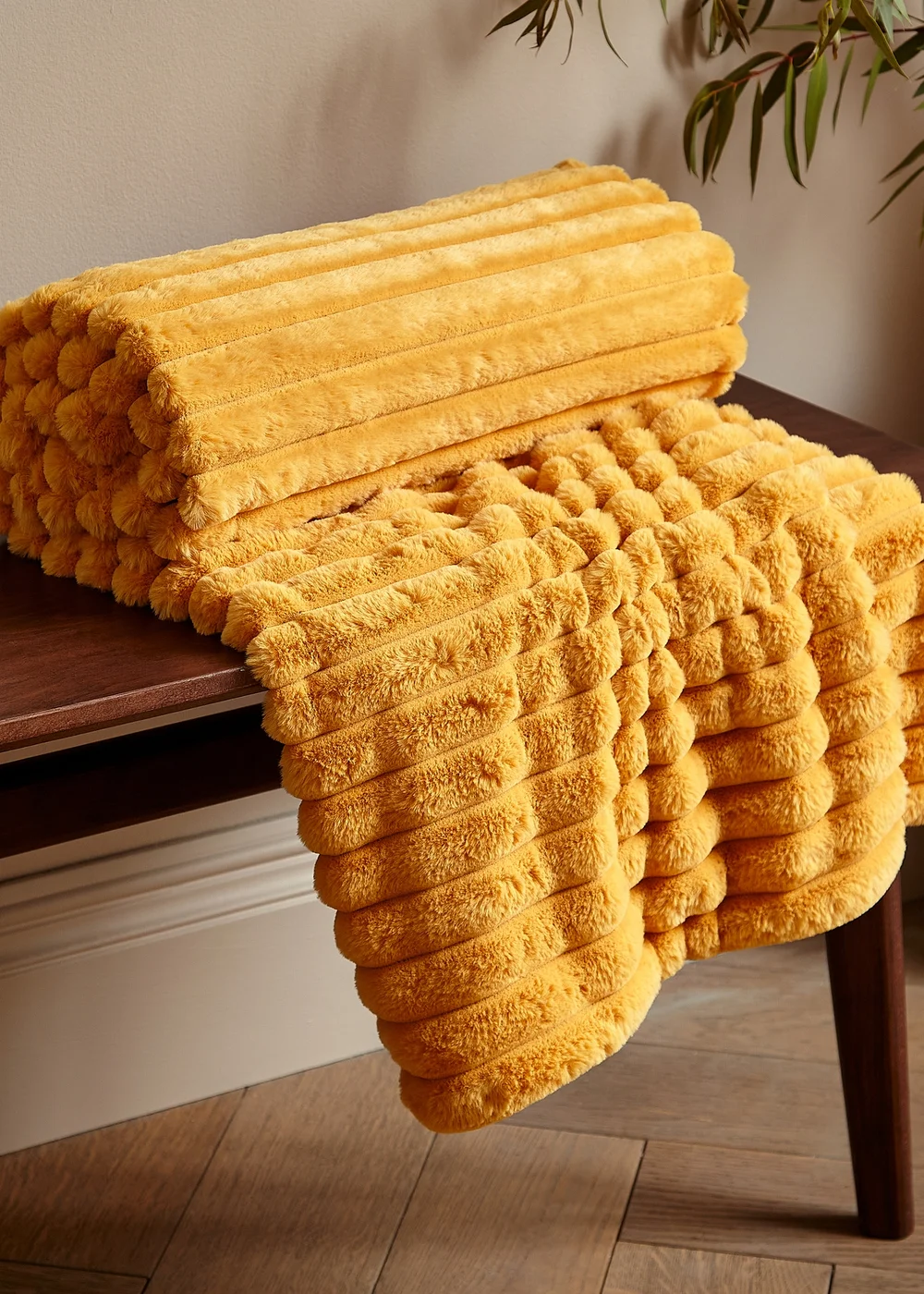 Catherine Lansfield Cosy Ribbed Faux Fur Soft Blanket Throw (130x170 cm) - One Size Image 1