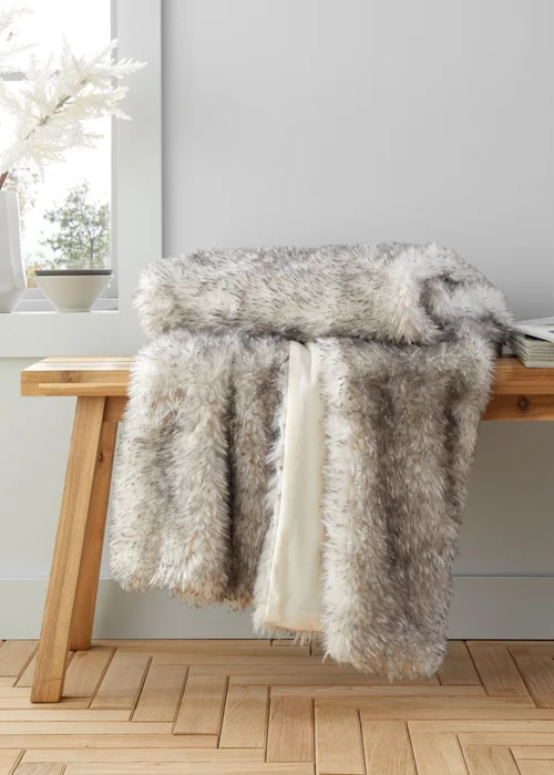 Catherine Lansfield Arctic Fox Cosy Faux Fur Blanket Throw (130x170cm) - One Size Image 1