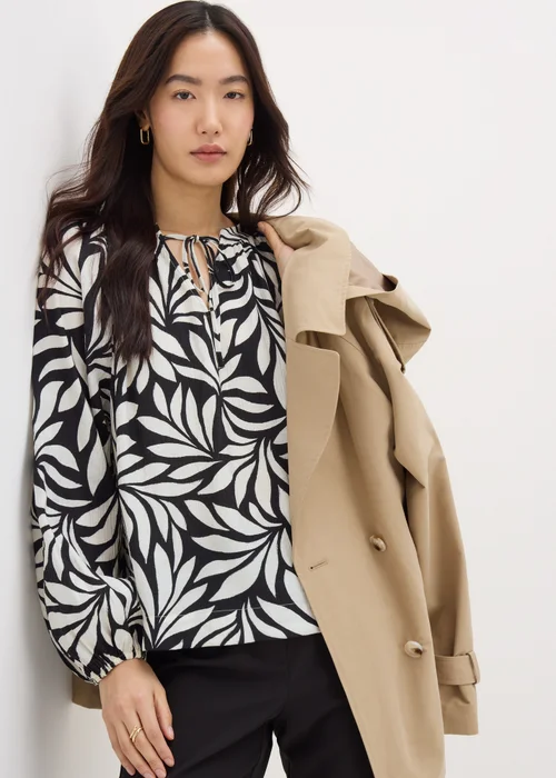 Black Crinkle Palm Boho Blouse - 8 Image 2