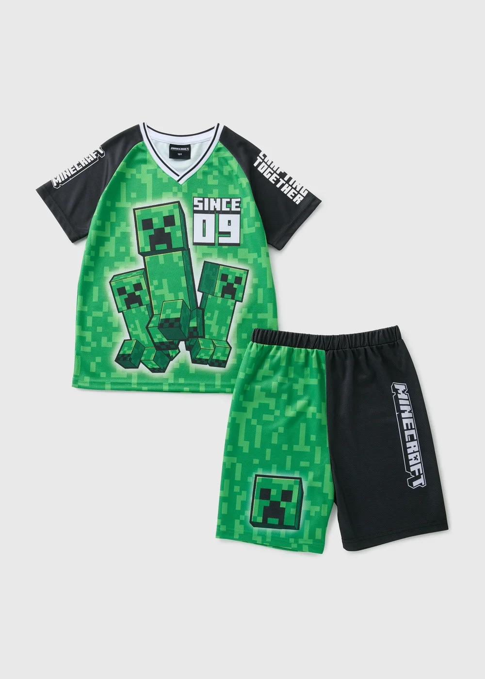 Minecraft Green T-Shirt & Shorts Set (5-13yrs) - 5 Yrs Image 1