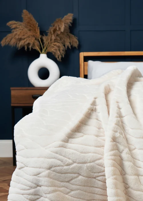 BHS Luxury Embossed Cream Rabbit Faux Fur Throw (127x152cm) - 127cm x 152cm Image 1