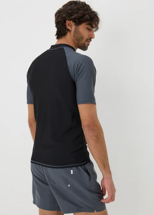Black Rash Vest - S Image 2