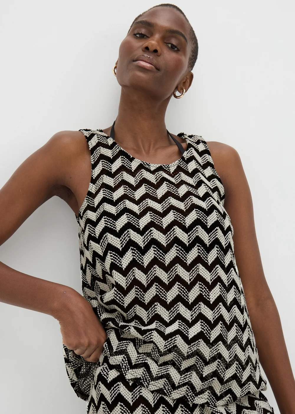 Black Chevron Crochet Vest Top - XS Image 3