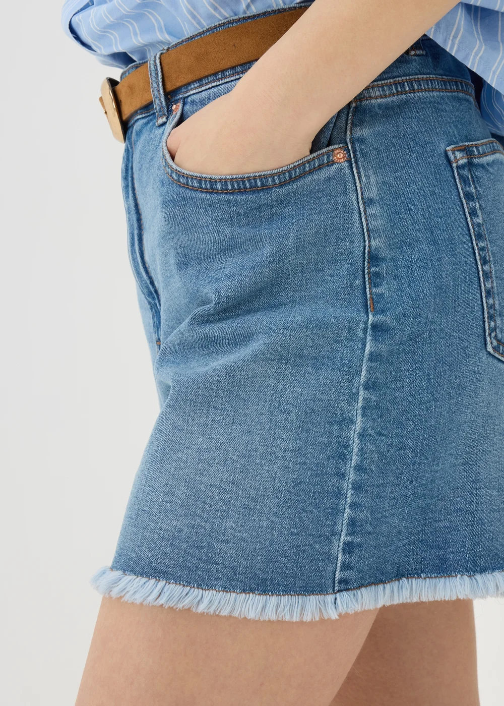 Blue Light Wash Frayed Hem Denim Shorts - 8 Image 3