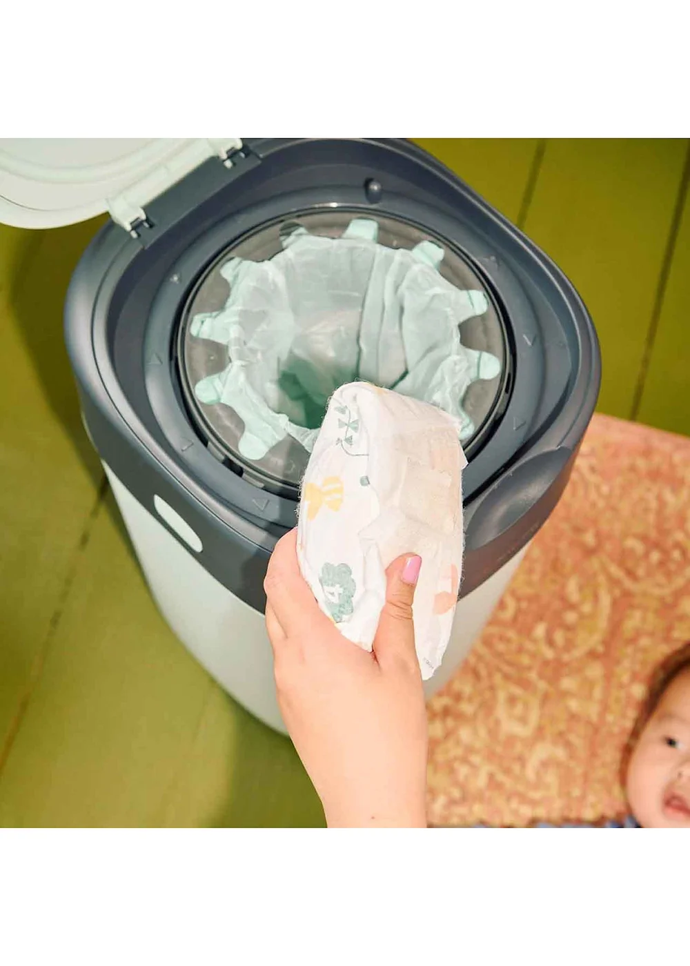 Tommee Tippee Twist & Click Nappy Bin White with x6 Cassettes - One Size Image 2