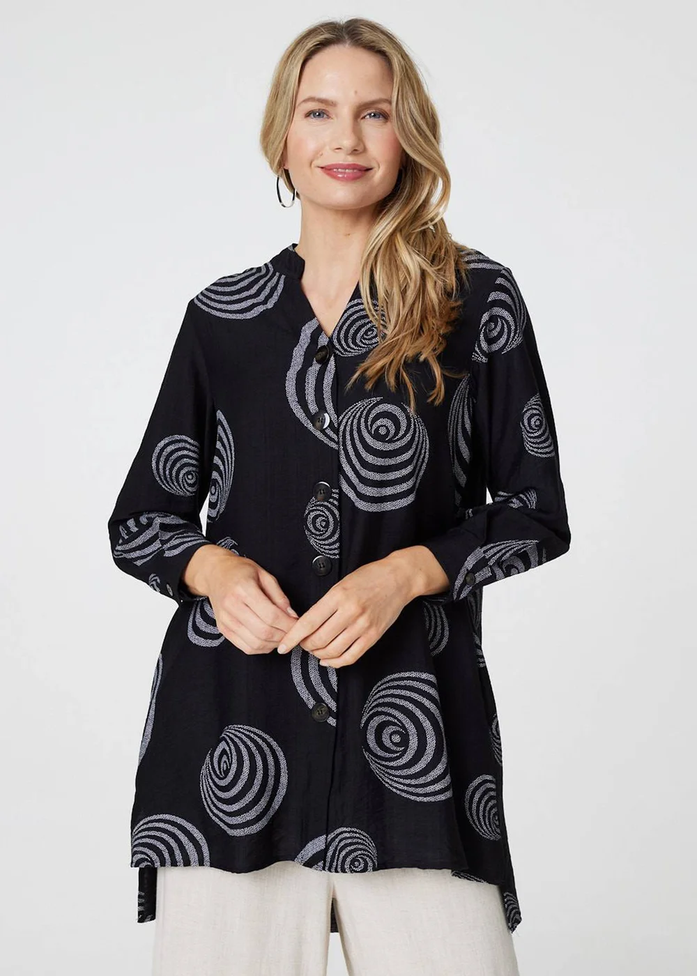 Izabel London Black Geo Print Long Sleeve Relaxed Shirt - 8 Image 4