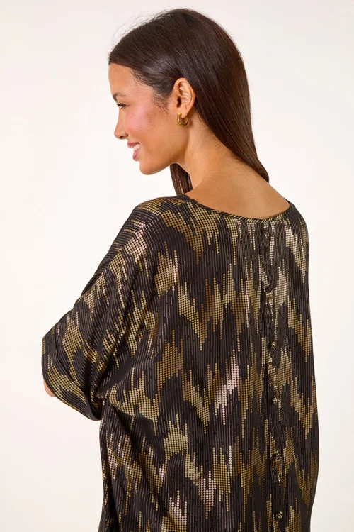 Roman Black Foil Print Button Detail Oversized Tee - Size 24 Image 2