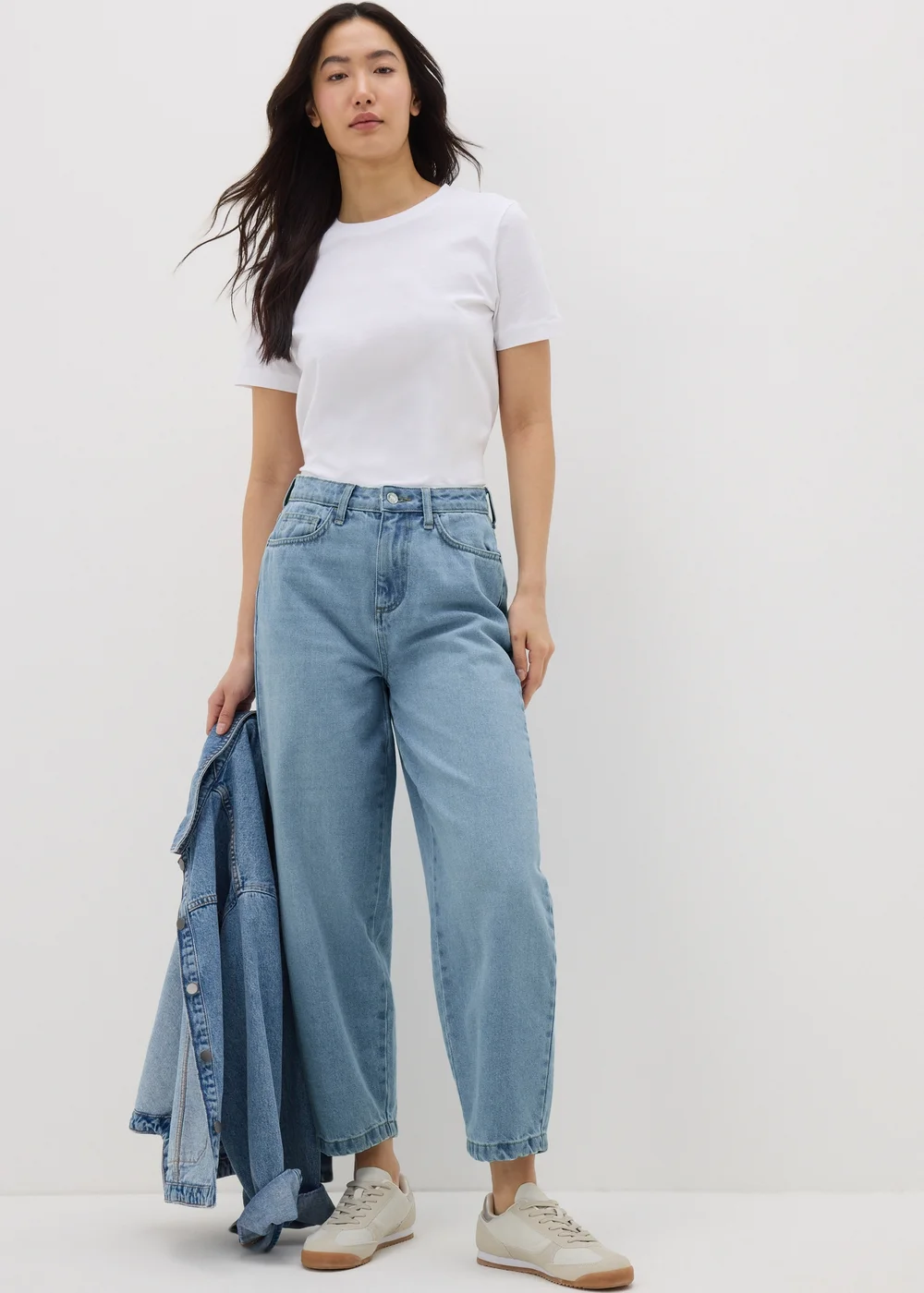Blue Light Wash Barrel Leg Jeans - 8 Image 1