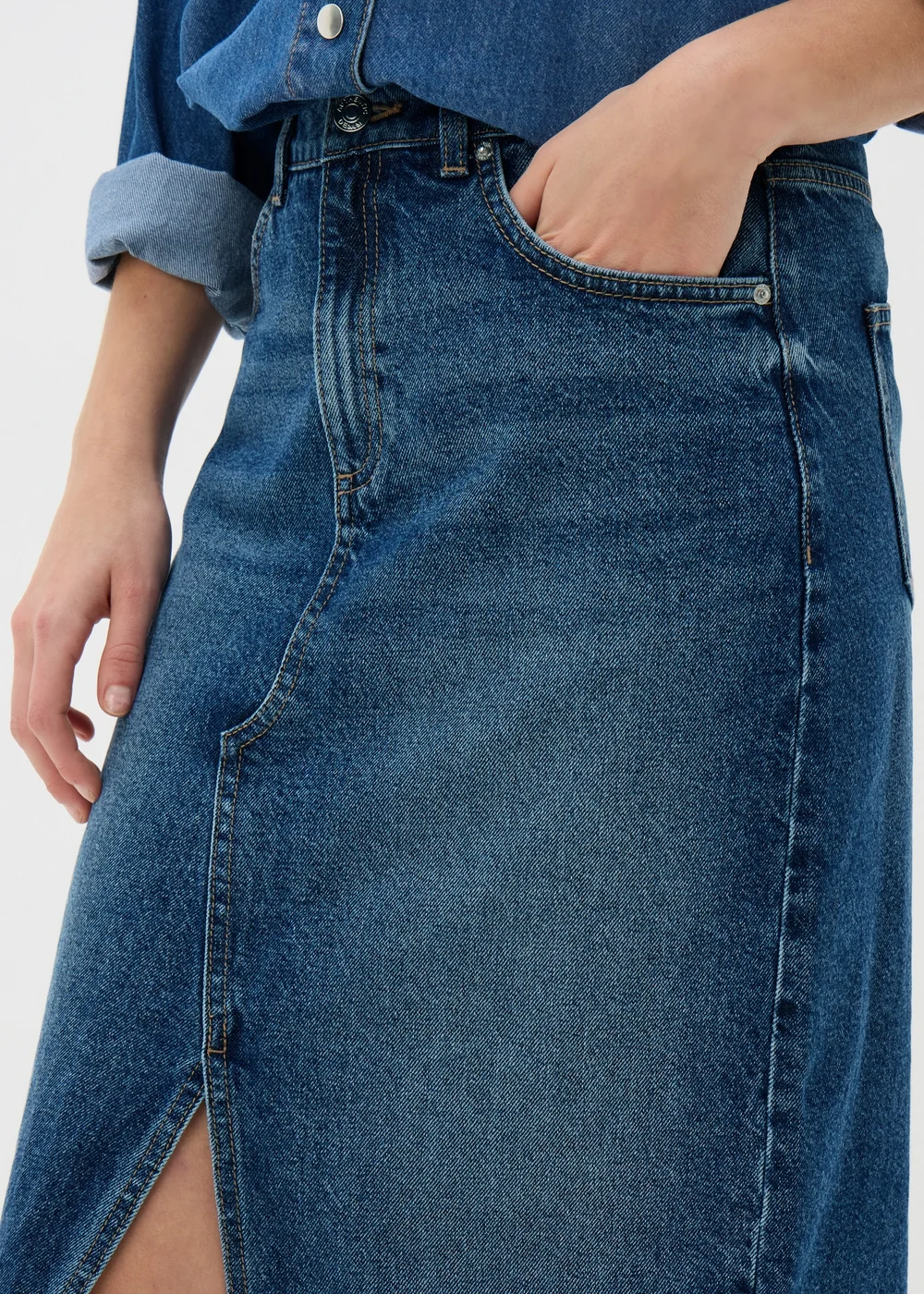 Mid Wash Denim Midi Skirt - 8 Image 3