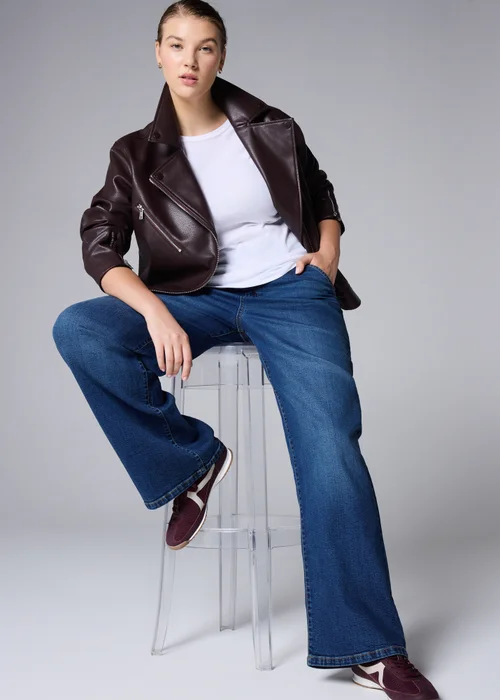 Dark Wash Wide Leg Jeans - 8/L29 Image 2