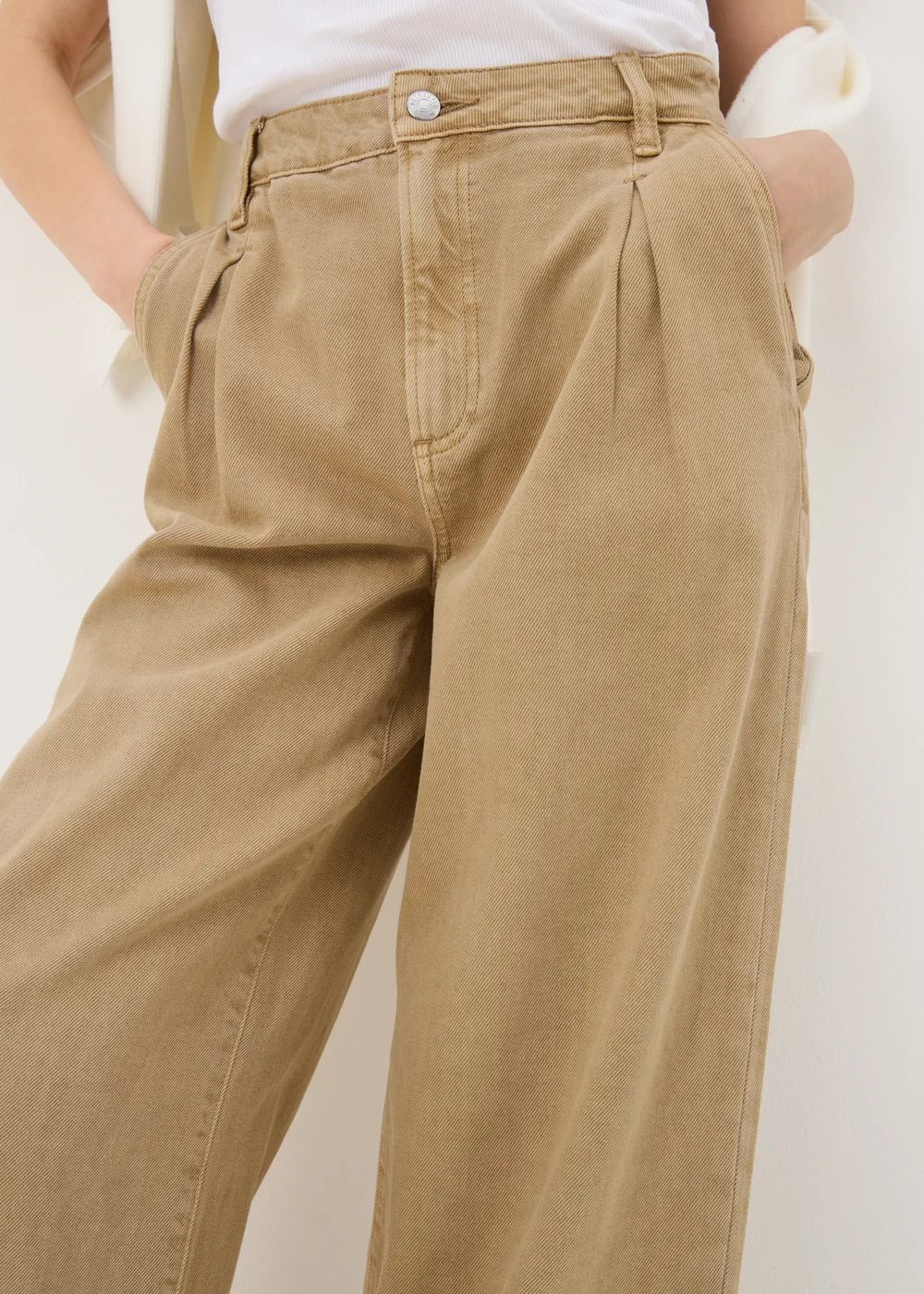 Stone Pleat Wide Leg Jeans - 8 Image 3
