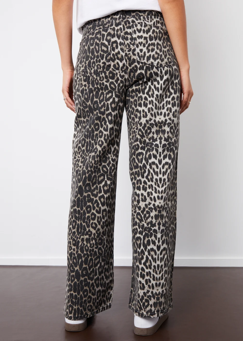 Threadbare Brown Soleil Printed Wide Leg Denim Jeans - 8 Image 2