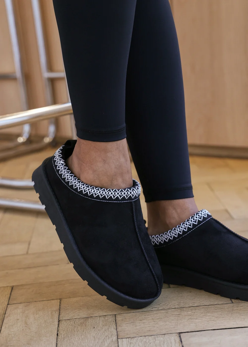 Where's That From Pine Black Faux-Faux Suede Fur Lining Slipper Boots - 8 Image 4