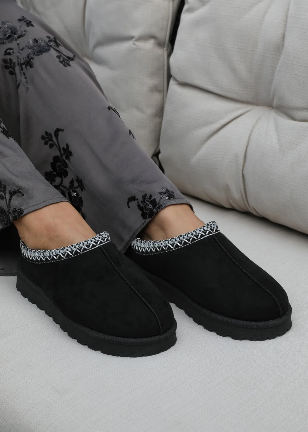 Where's That From Pine Black Faux-Faux Suede Fur Lining Slipper Boots - 8 Image 2
