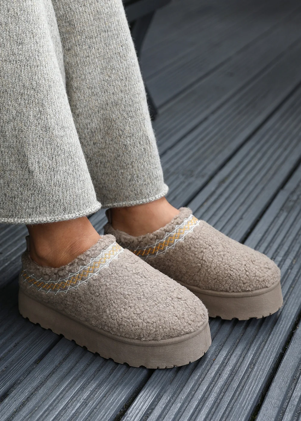Where's That From Cherry Camel Shearling Aztec Detail Slipper Boots - 3 Image 1