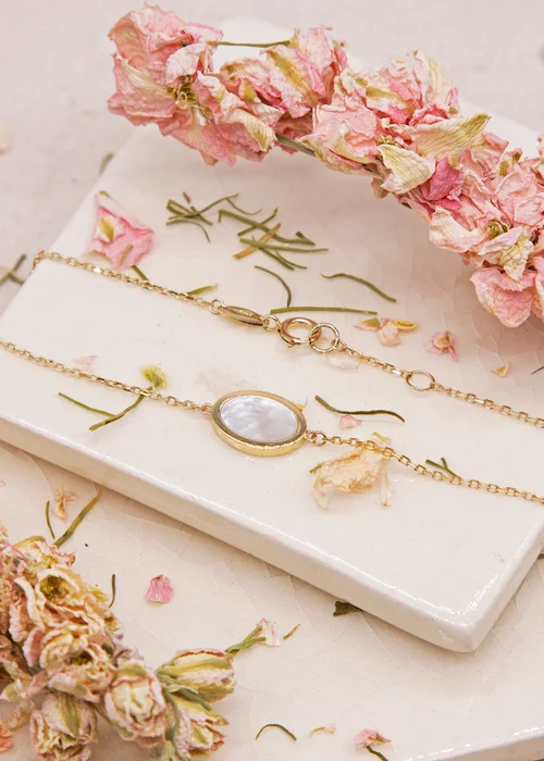 Golden Moments 9ct Yellow Gold Oval Mother of Pearl Bracelet - One Size Image 2