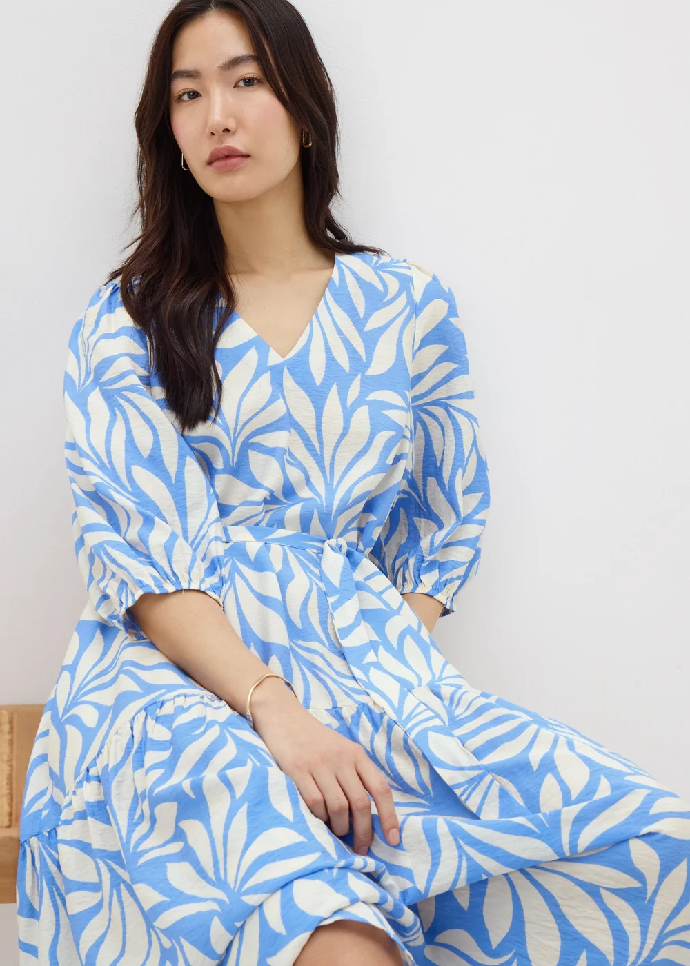 Et Vous Blue Palm Tie Waist Midaxi Dress - Size 8 Image 3