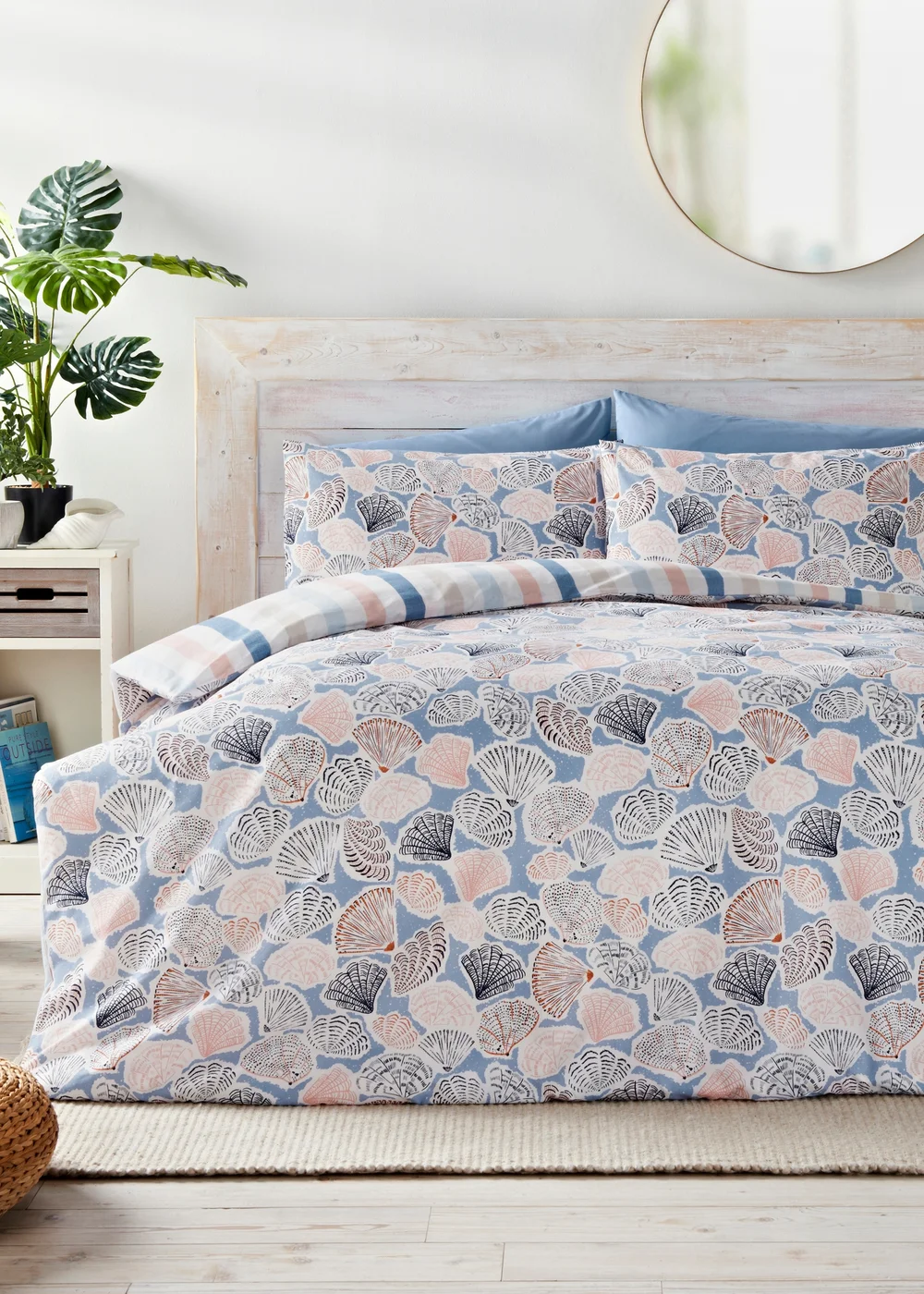 Blue Shell Print Duvet Set - Single Image 1