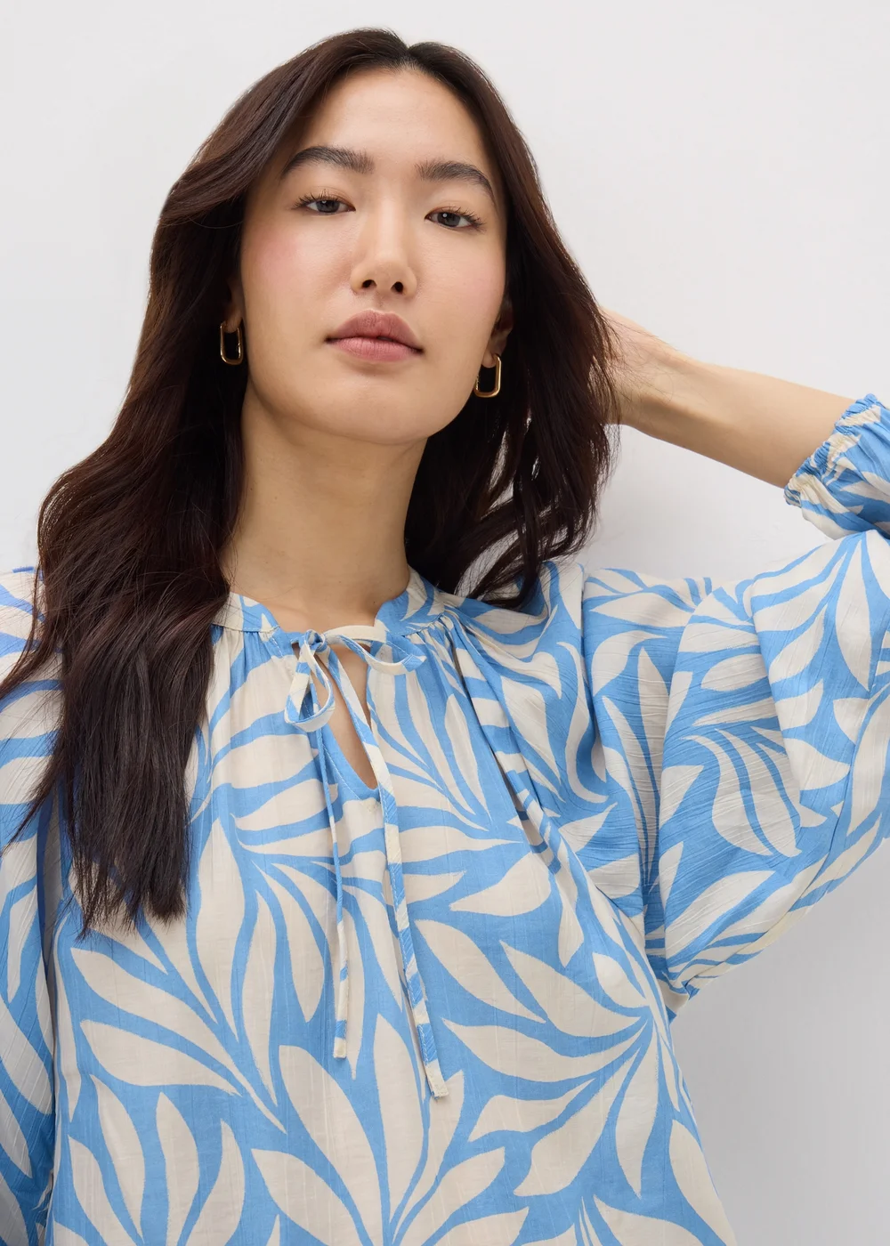Et Vous Blue Palm Crinkle Boho Blouse - 8 Image 2