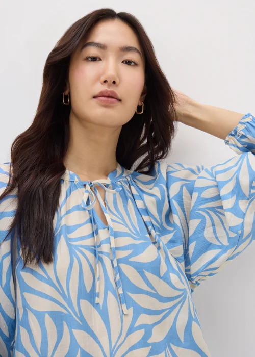 Et Vous Blue Palm Crinkle Boho Blouse - 8 Image 2