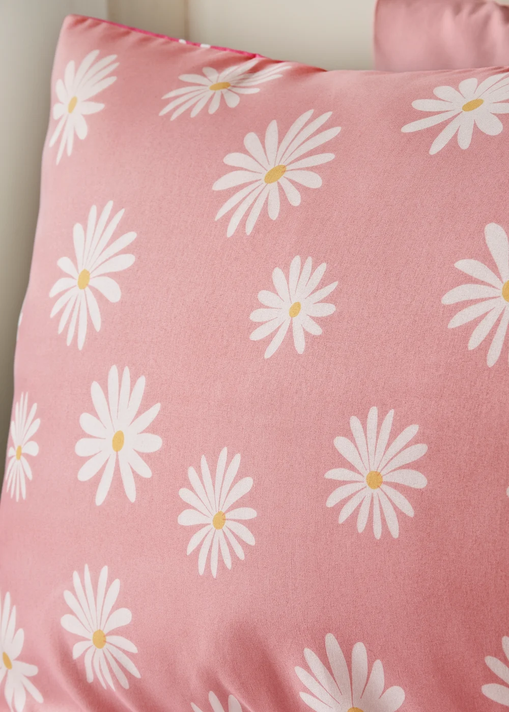 Pink Daisies Duvet Set - Double Image 2