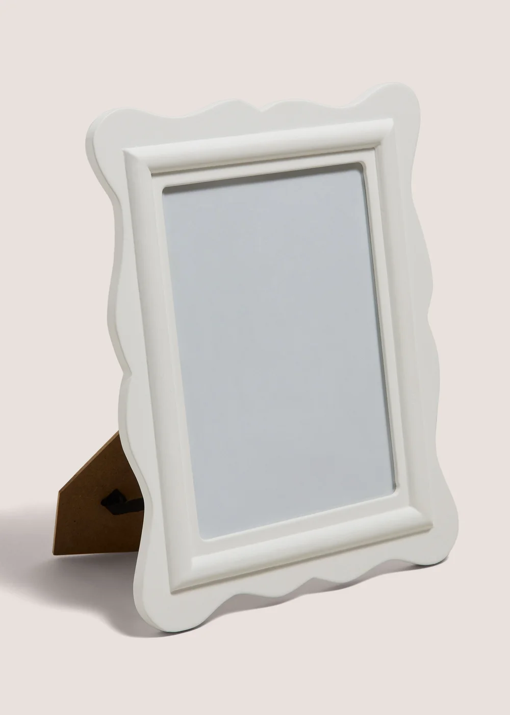 White Vintage Frame (9inch x 7inch) Image 1