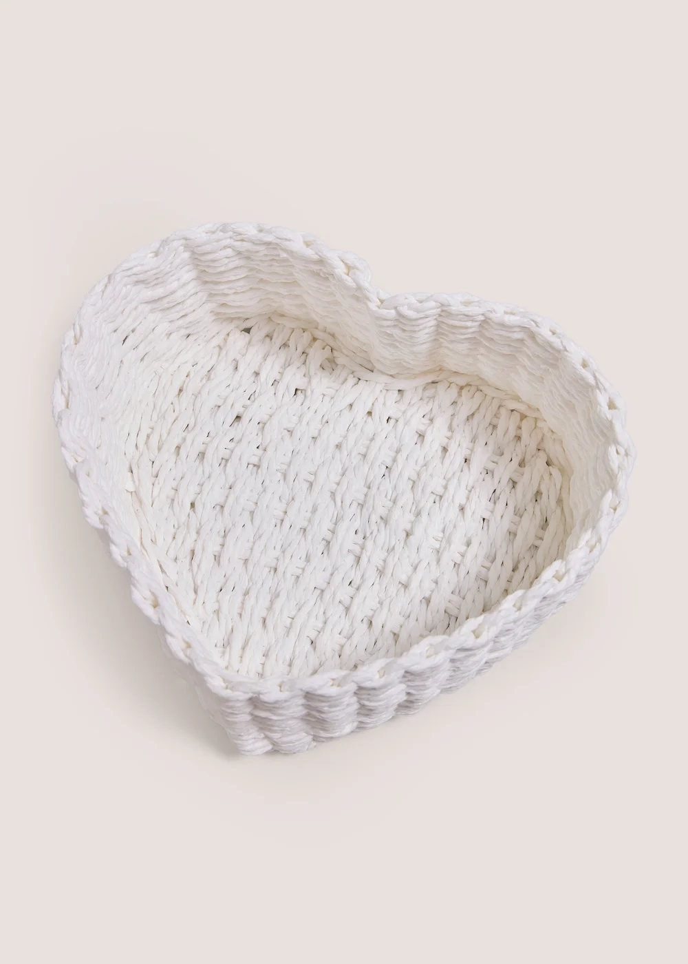 White Heart Basket Image 2