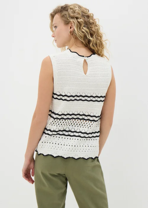 Cream Knitted Black Trimmed Vest - 8 Image 3