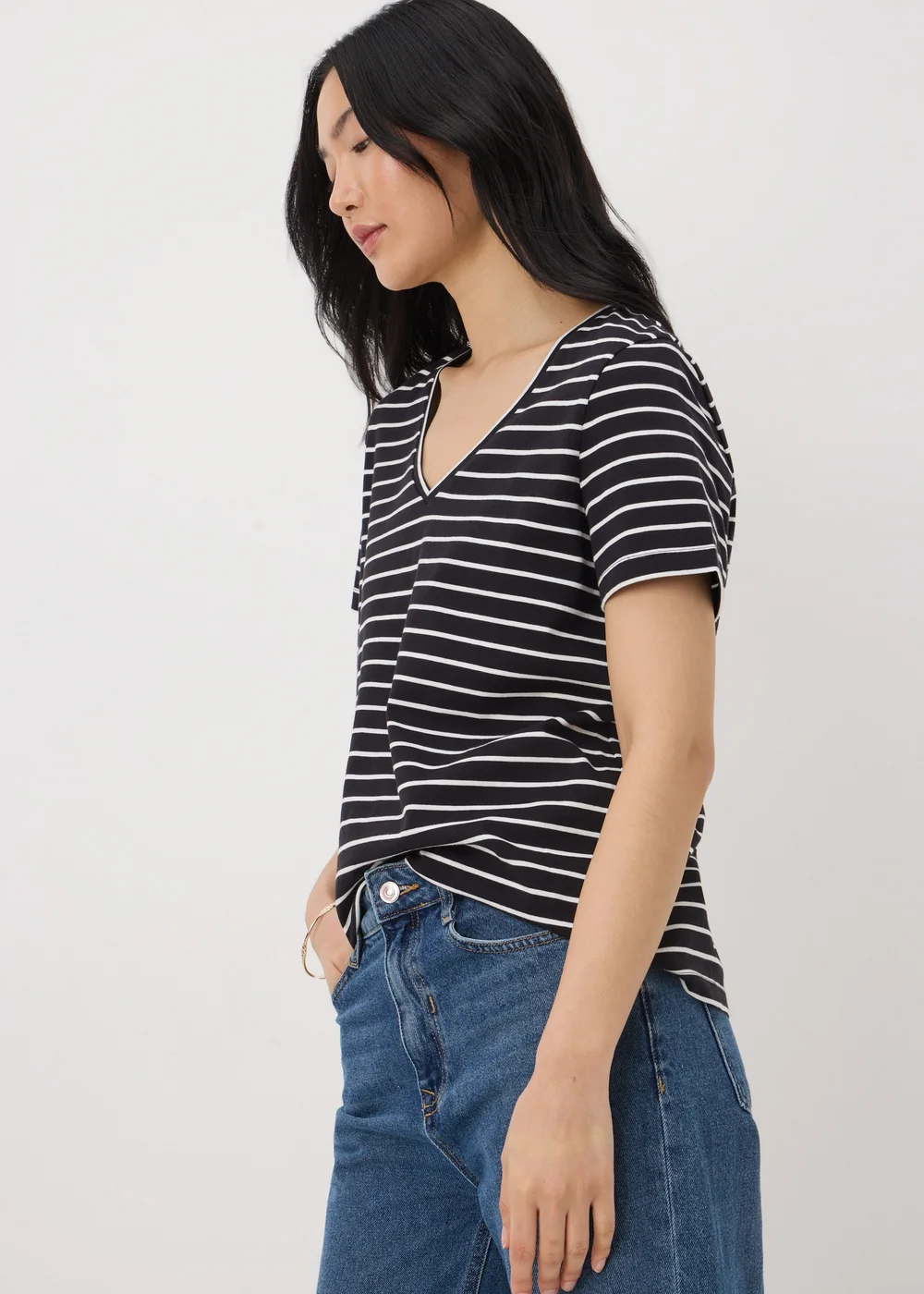 Black Stripe V-Neck Regular Fit T-Shirt - 8 Image 2