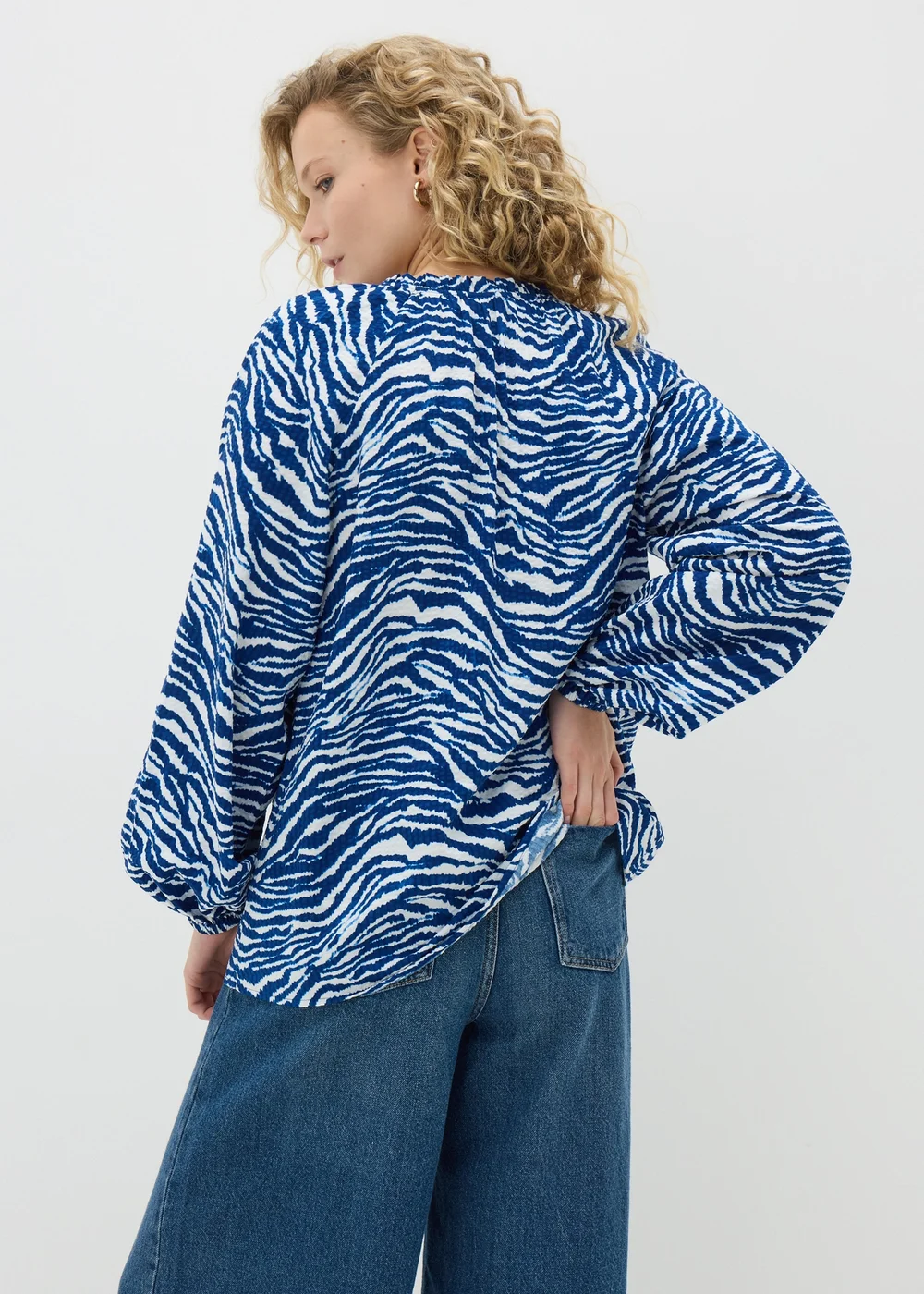 Blue Animal Print Tie Neck Blouse - 8 Image 3