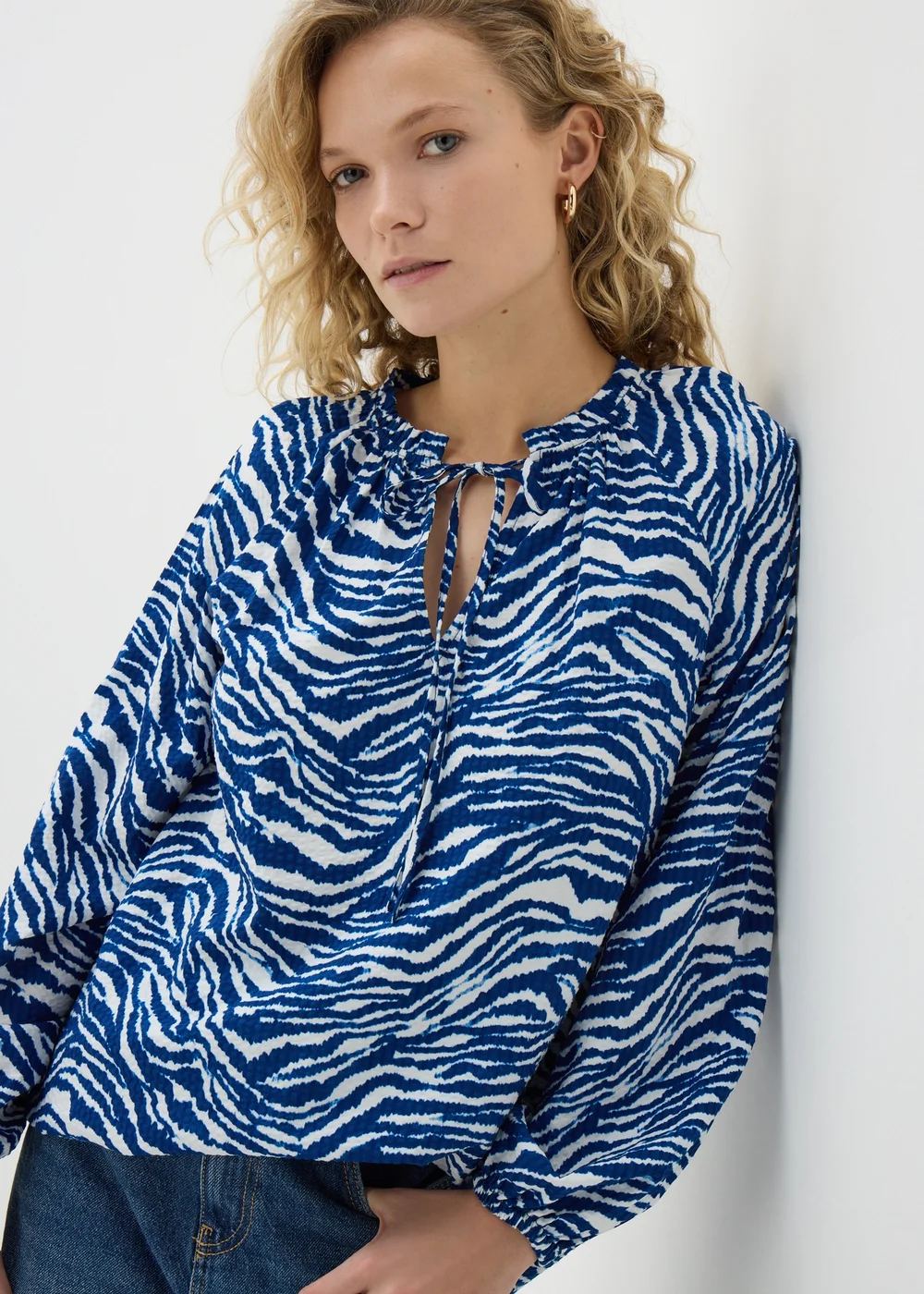 Blue Animal Print Tie Neck Blouse - 8 Image 2